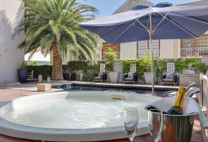 Pension Derwent House 17