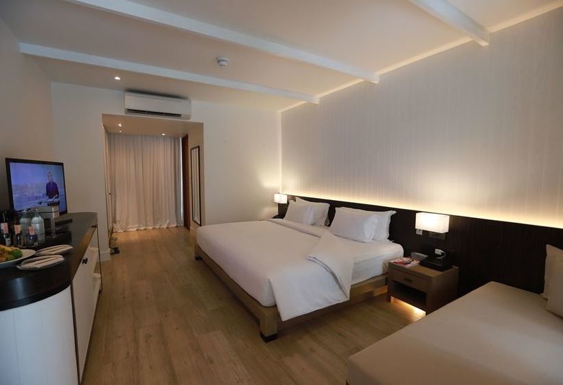 Hotel Celes Beachfront Resort 8