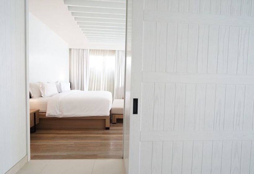 Hotel Celes Beachfront Resort 9