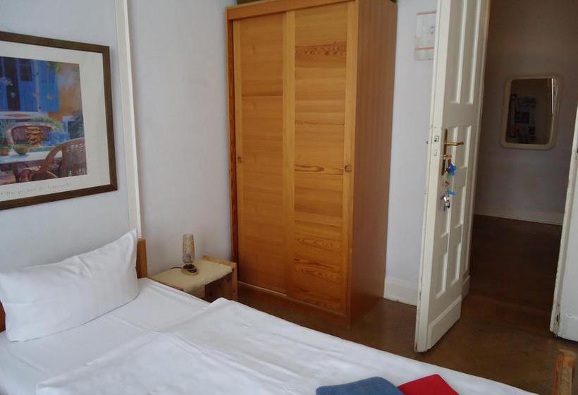 Hostal Austriana 10