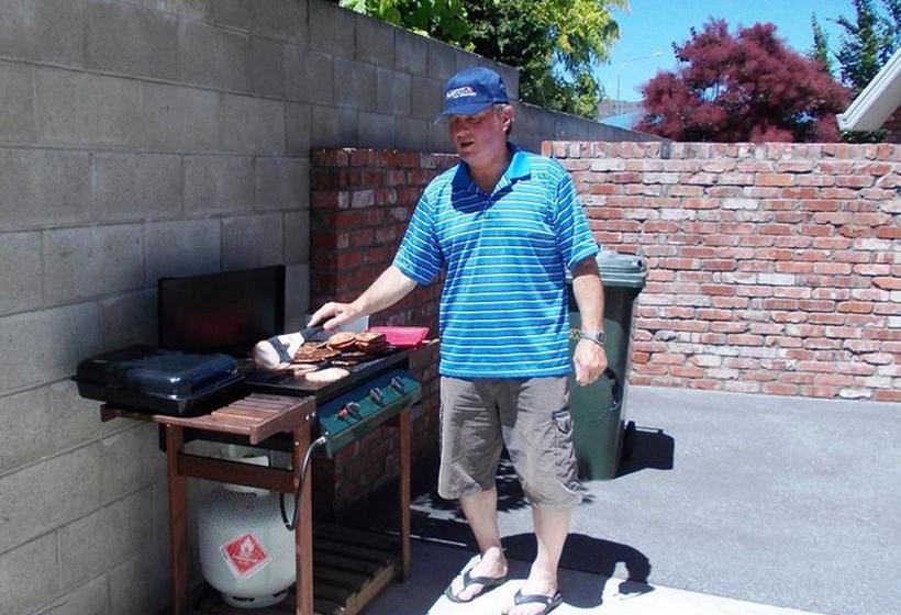 Alexandra Heights Motel 12