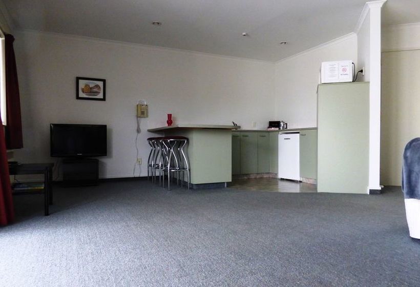 Alexandra Heights Motel 17