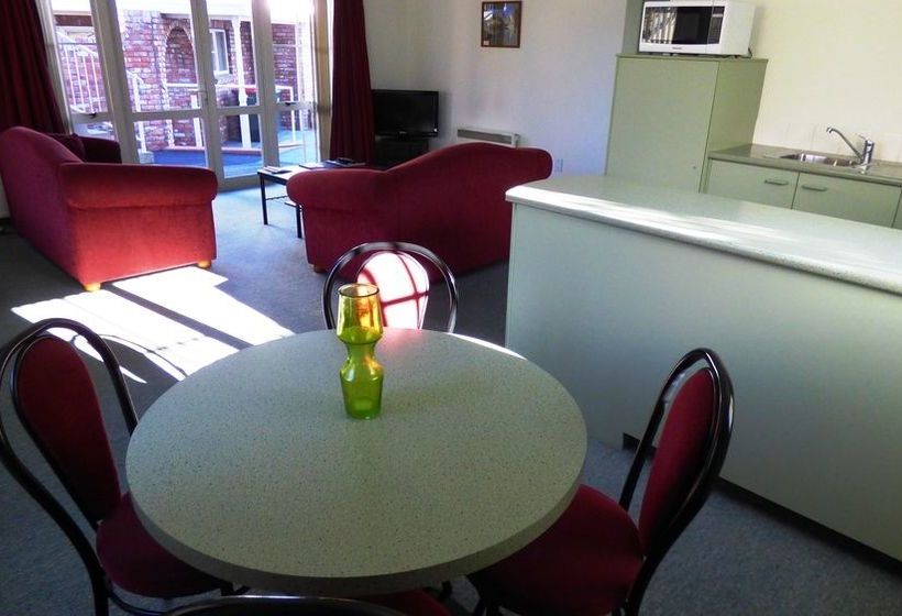 Alexandra Heights Motel 19