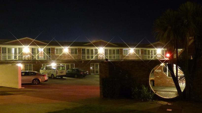 Alexandra Heights Motel 5