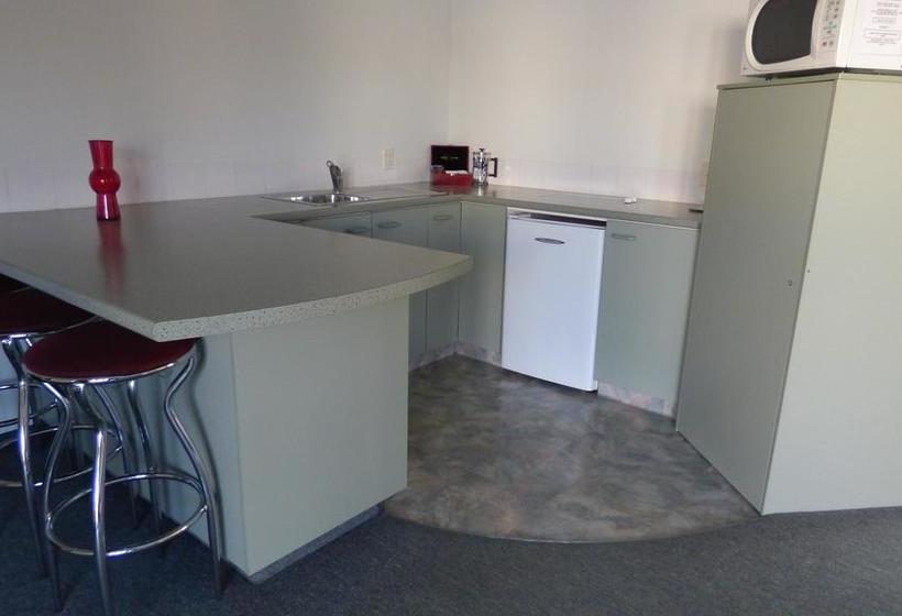 Alexandra Heights Motel 9