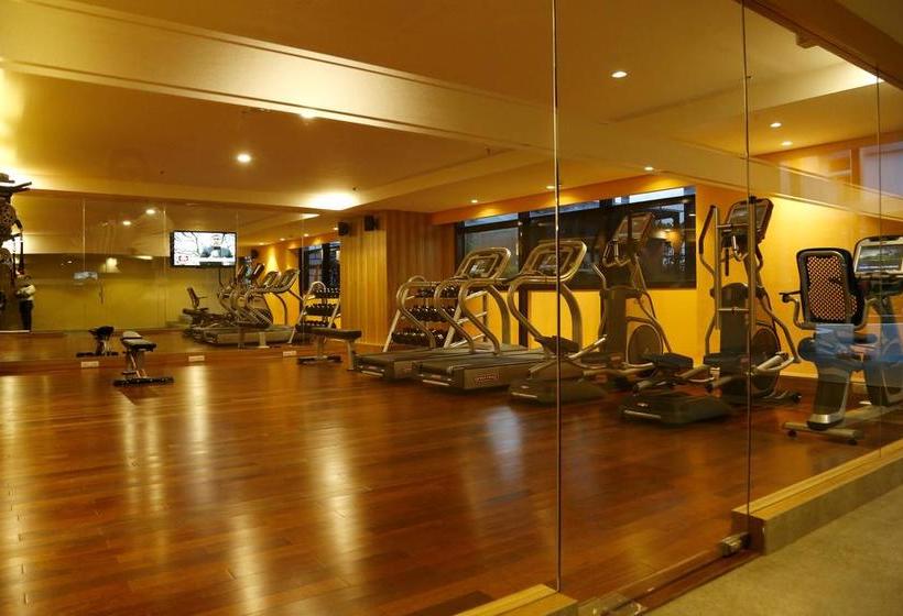 Hotel The Raviz Calicut 14