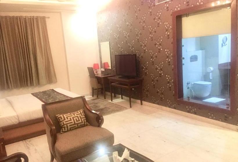 Hotel Leela Grande 1