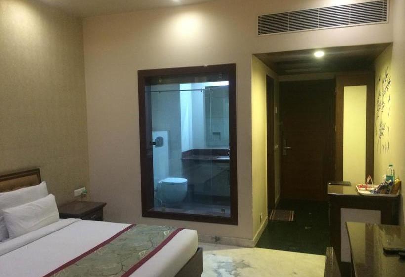 Hotel Leela Grande 15