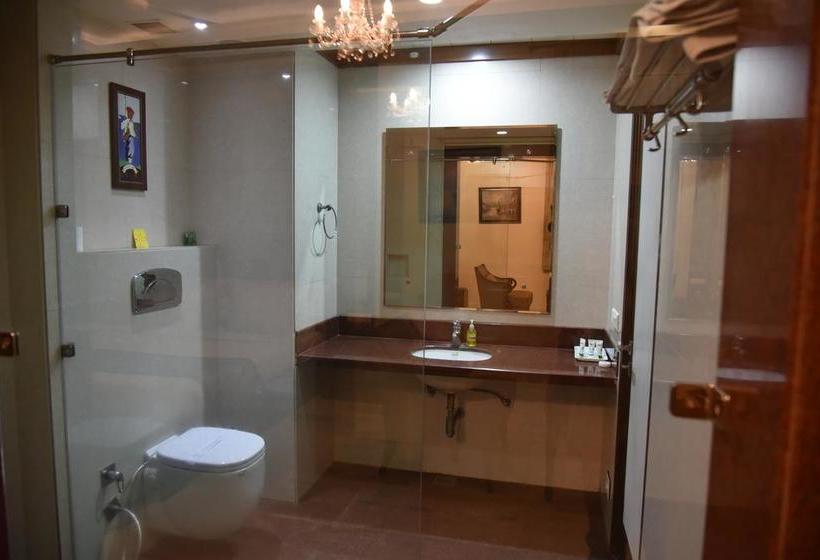 Hotel Leela Grande 17