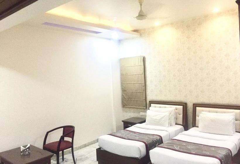 Hotel Leela Grande 4