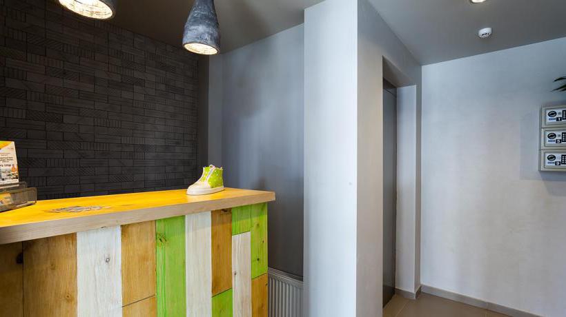 Hotel and Hostel Live 13