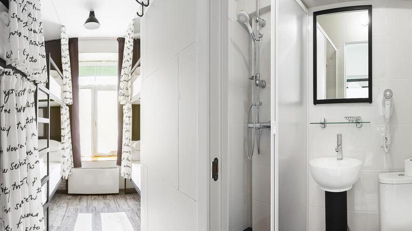 Hotel and Hostel Live 2