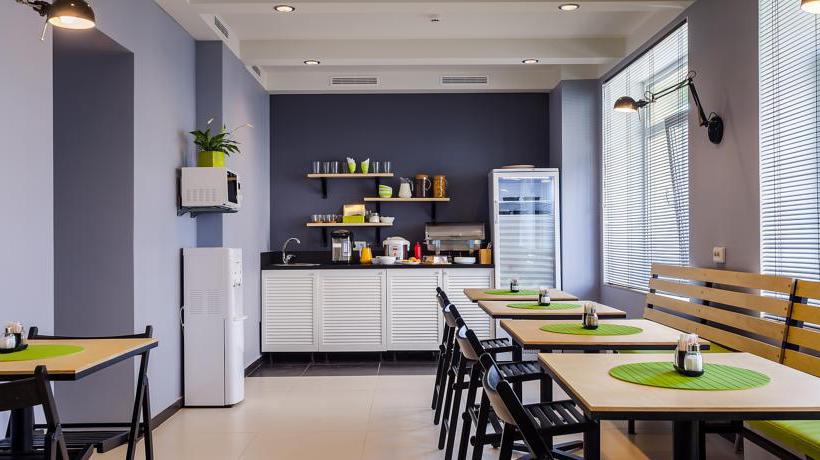 Hotel and Hostel Live 20