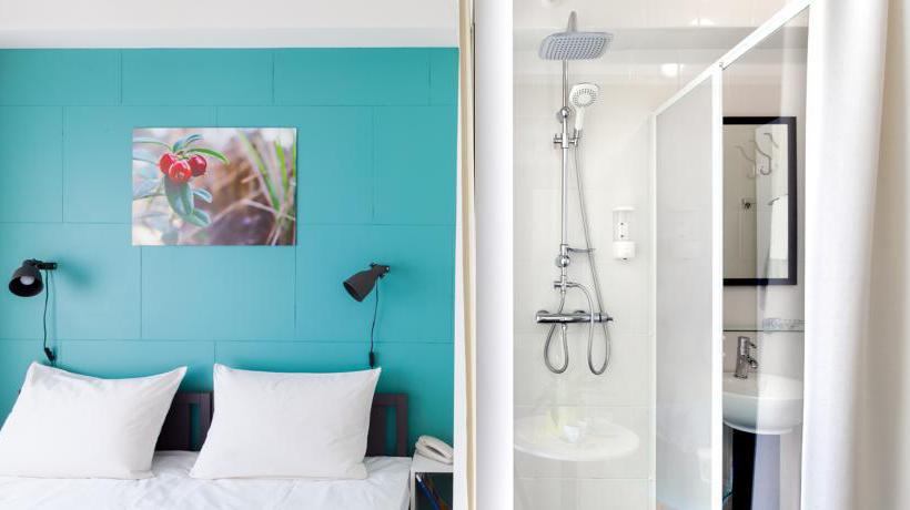 Hotel and Hostel Live 3