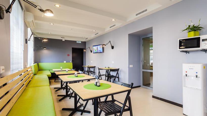 Hotel and Hostel Live 9