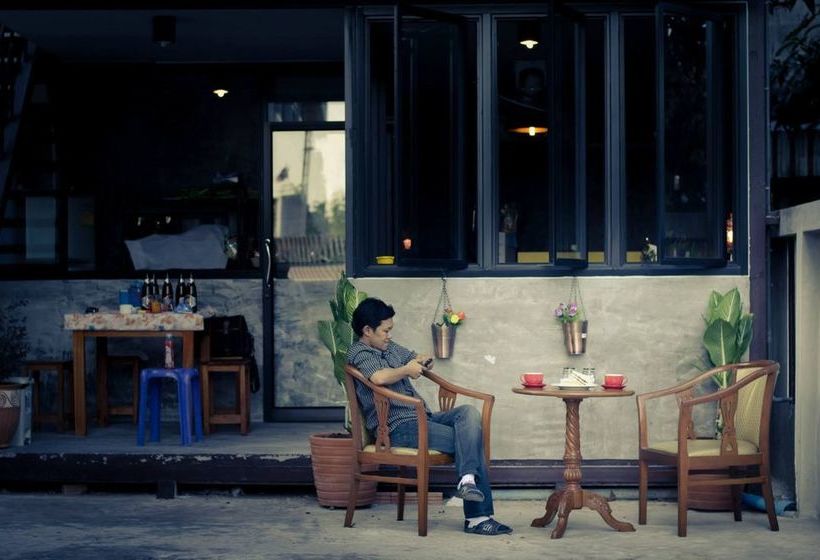 Hotel The Impress Sisaket 19