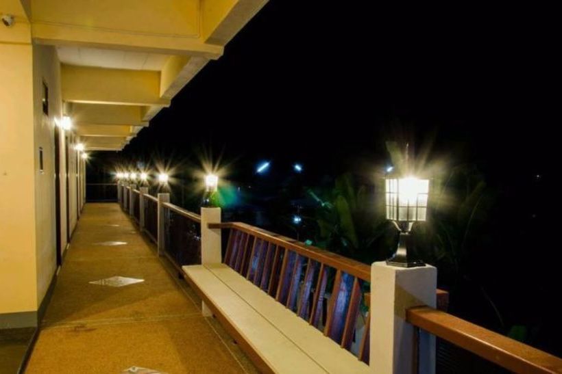 Hotel The Impress Sisaket 20