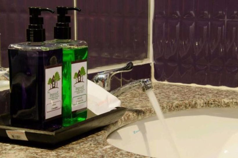 Hotel The Impress Sisaket 7