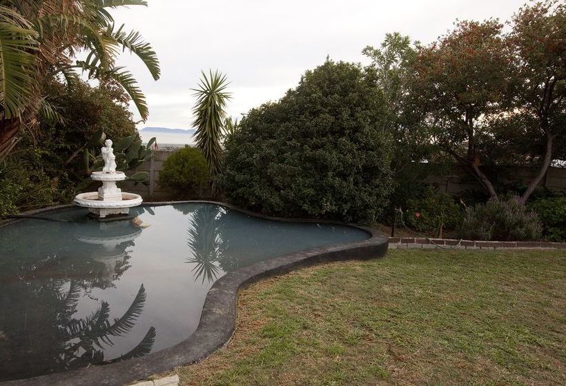 Aqua Vista Guest House 14