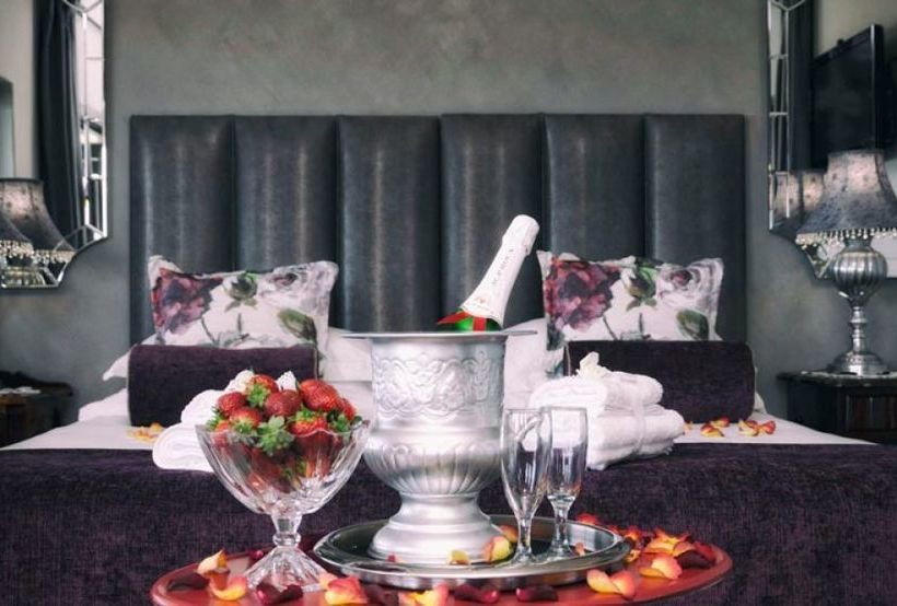 Pensión Stone Olive