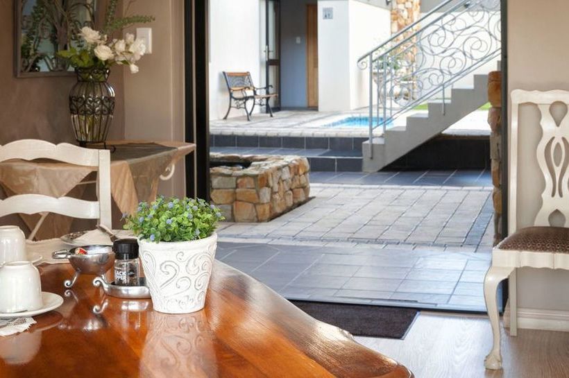 Pension Stone Olive 18