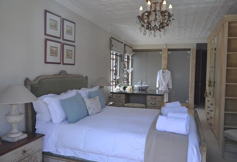 Pensión Doveton House 11