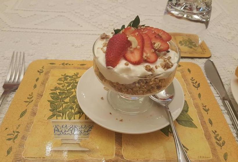 Pensión Doveton House 9