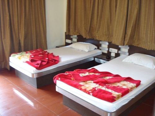 Hotel Lake Land Country Club Residency