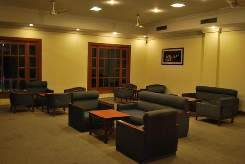 Hotel Lake Land Country Club Residency 11