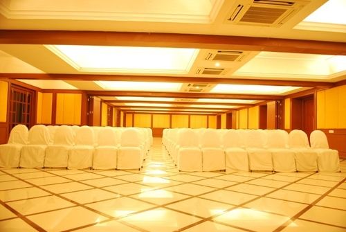 Hotel Lake Land Country Club Residency 13