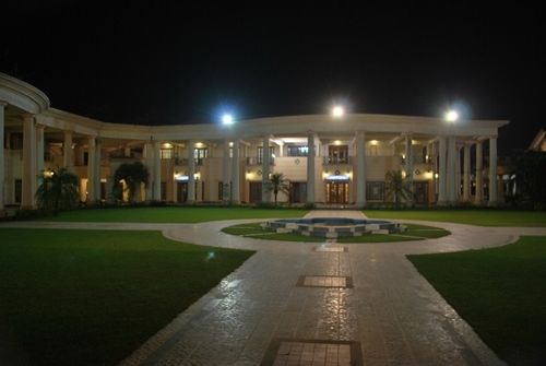 Hotel Lake Land Country Club Residency 16