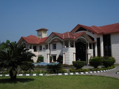 Hotel Lake Land Country Club Residency 19