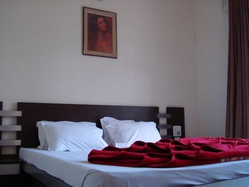 Hotel Lake Land Country Club Residency 2