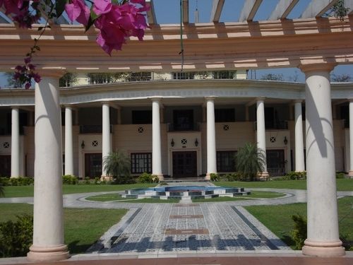 Hotel Lake Land Country Club Residency 20