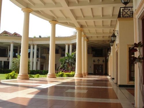 Hotel Lake Land Country Club Residency 9