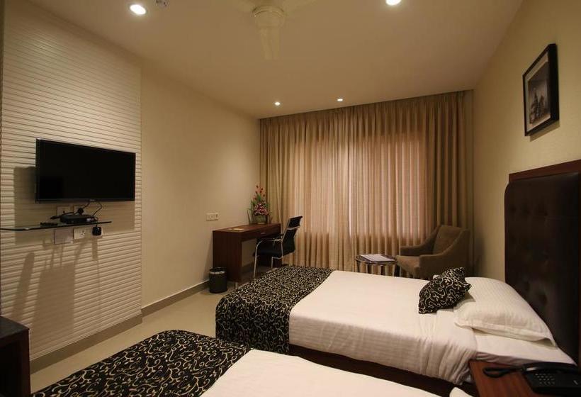 Hotel Hyderabad Grand 1