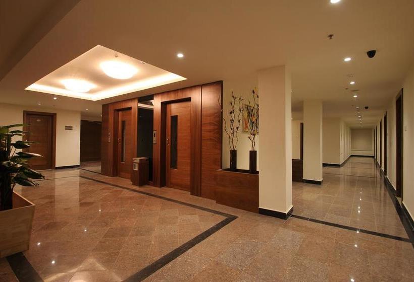 Hotel Hyderabad Grand 10