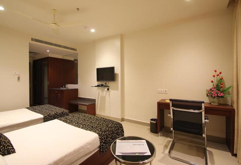 Hotel Hyderabad Grand 11