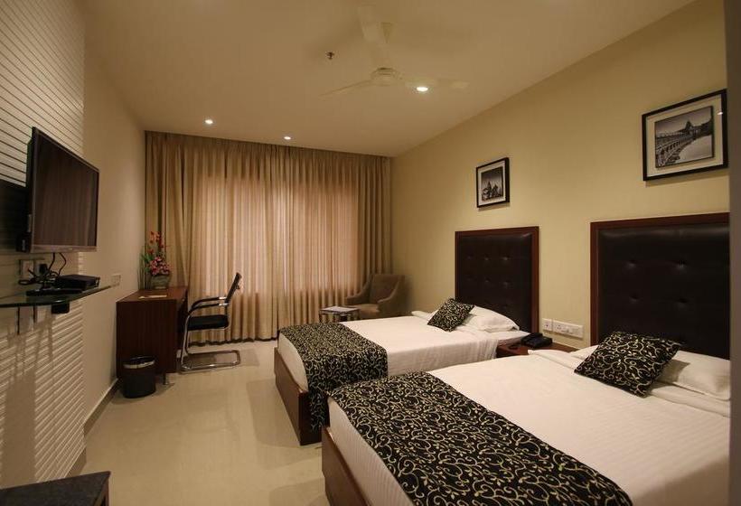 Hotel Hyderabad Grand 4