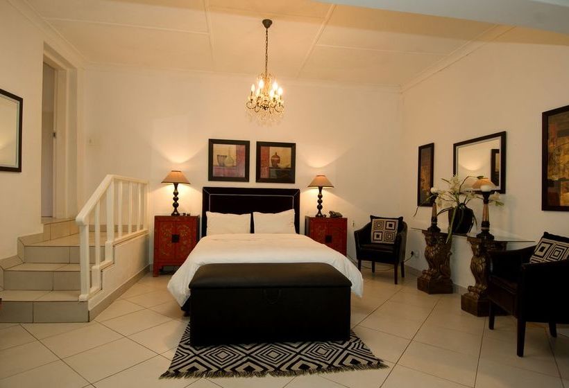 Pension Melleney's Exclusive Guest House 12