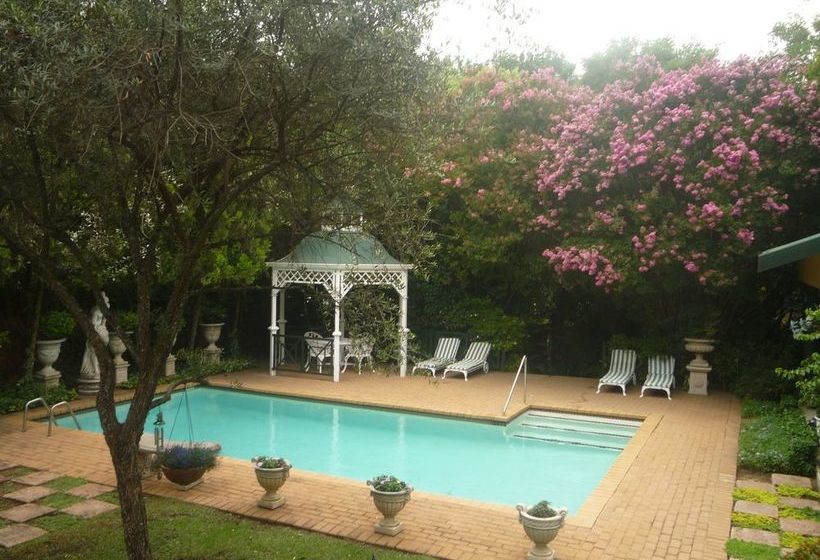 Pension Melleney's Exclusive Guest House 19