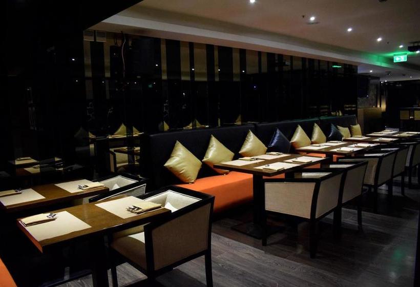 Hotel Holiday Inn Kolkata Airport 8