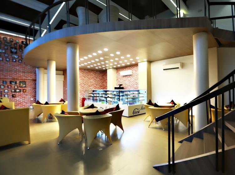 Hotel Patliputra Continental 1