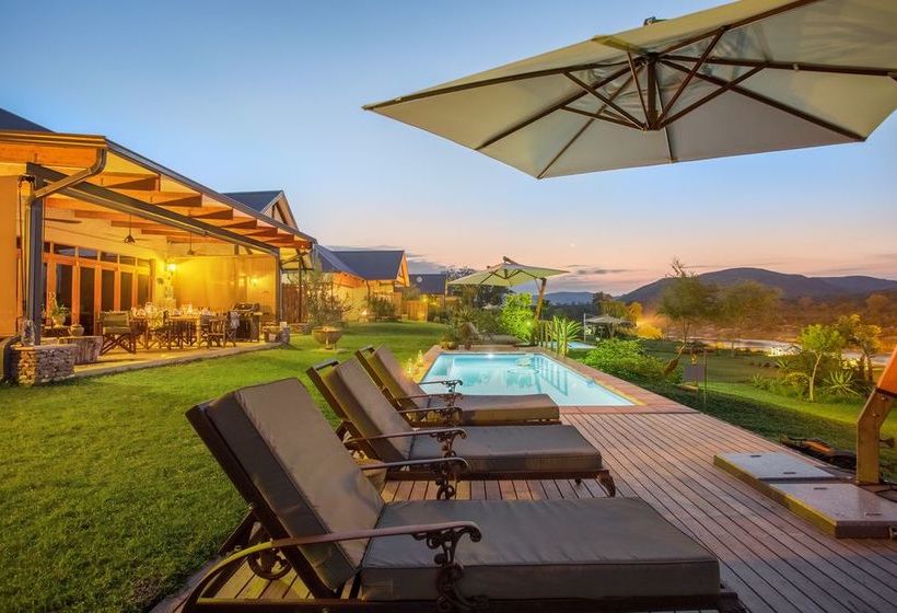 Hotel Kambaku River Lodge