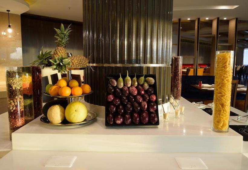 Hotel Rbd Sarovar Portico 13