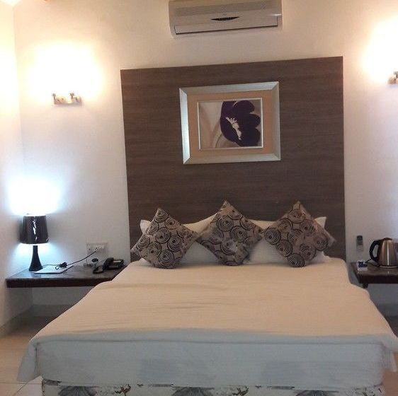 Hotel Humming Bird Resort 9