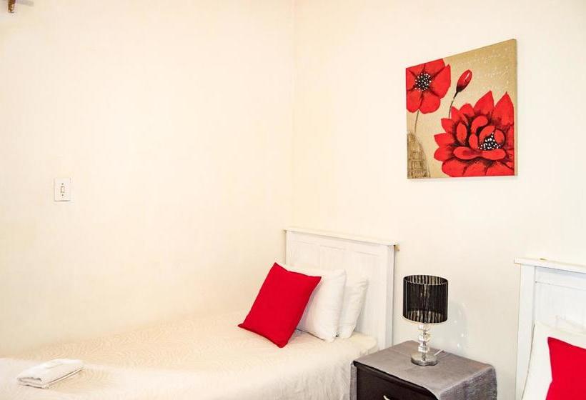 Pension Amanzi Guest House 12