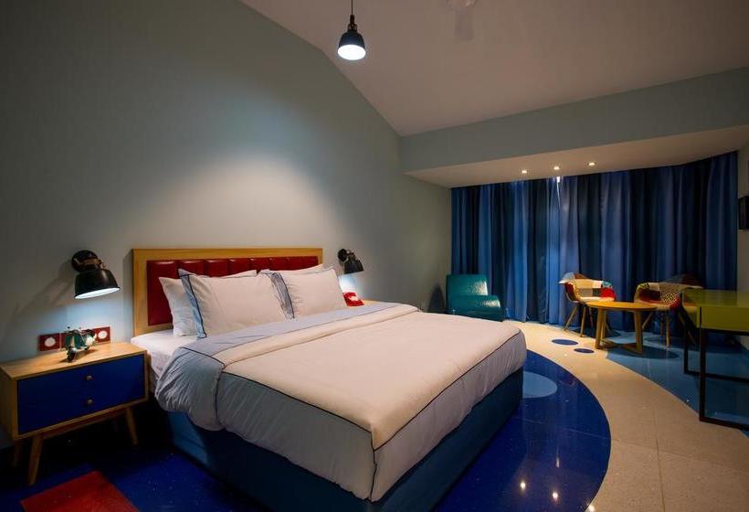 Hotel I Love Bell Bottoms 19