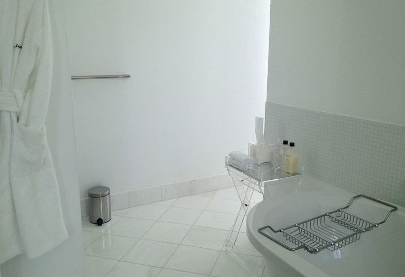 Lily Pond House At Le Lude 11