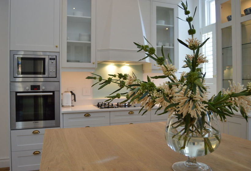 Lily Pond House At Le Lude 5